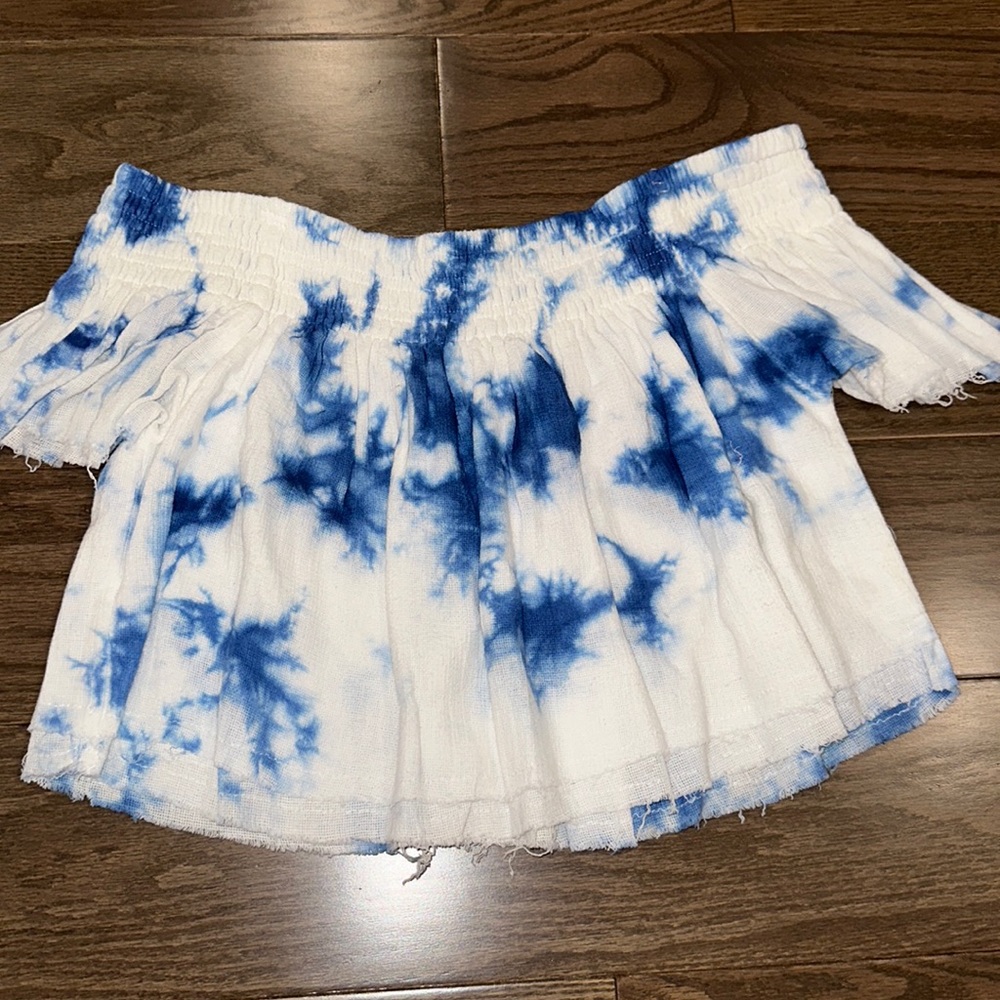 Signature 8 Women’s off the shoulder top in blue and white